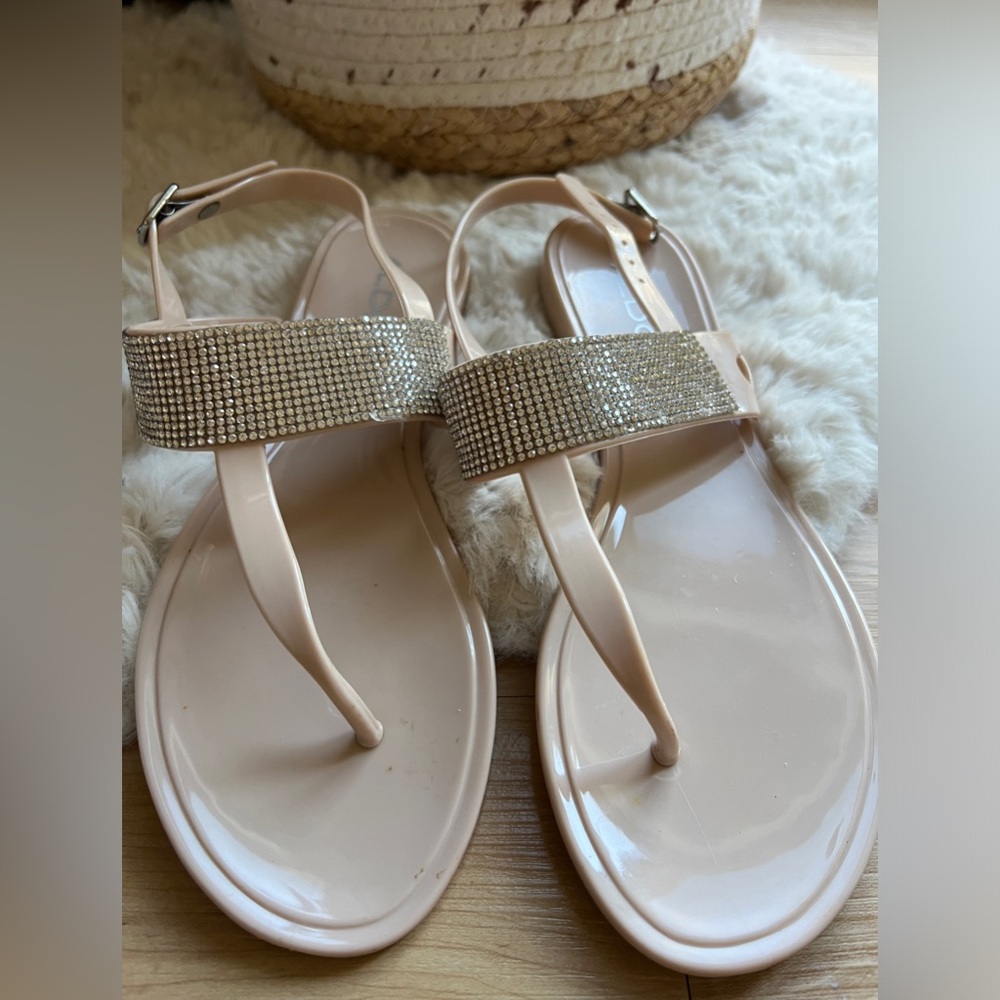 Aldo  woman flat sandals  with embellishments size 7- pale pink